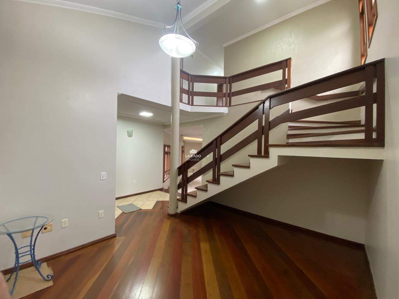 Casa à venda no Centro: 