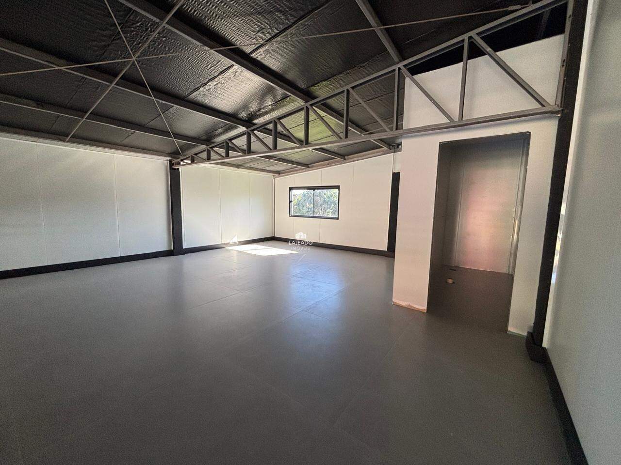 Loja à venda no Conventos: 