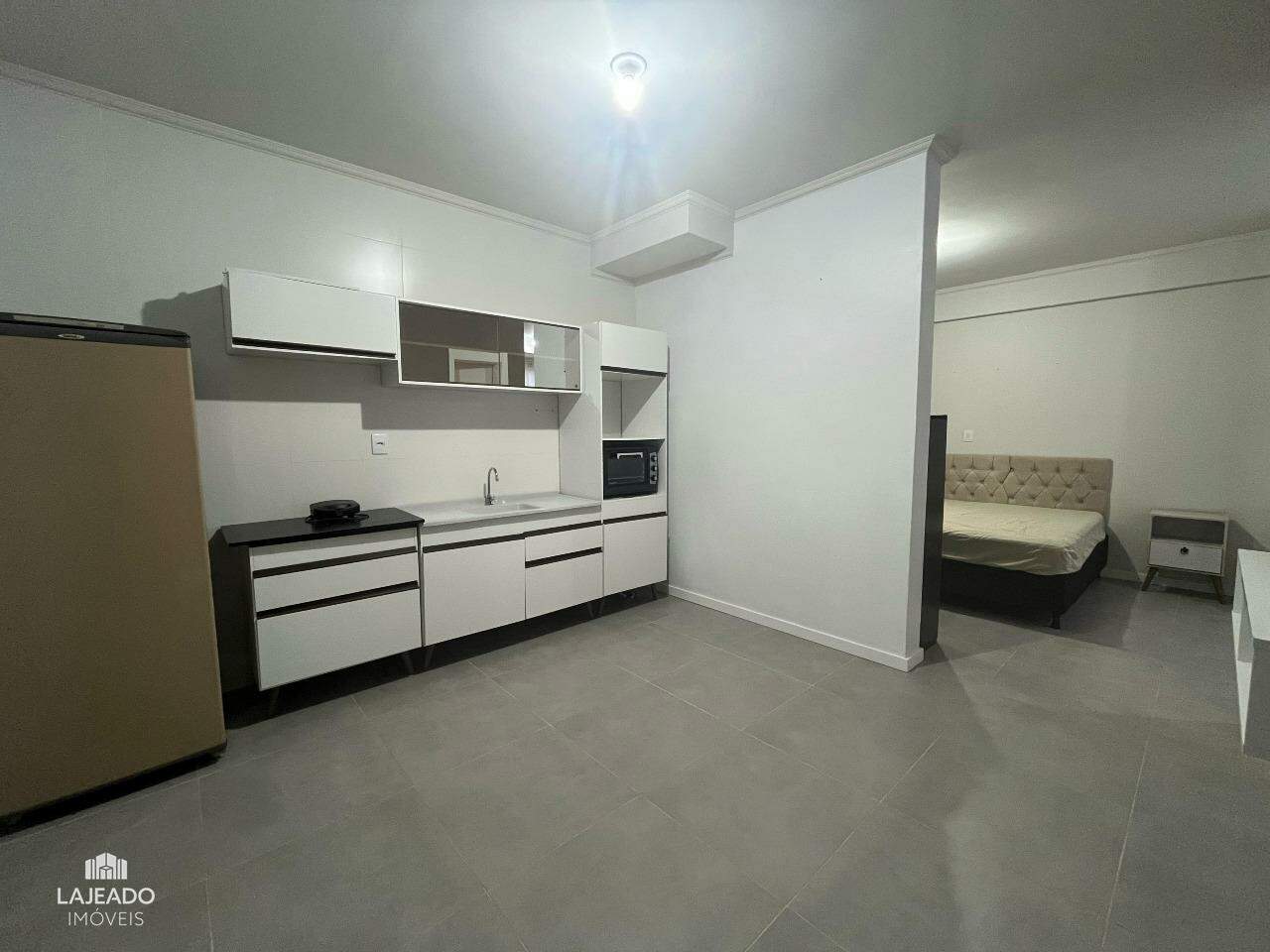 Kitnet à venda no Centro: 