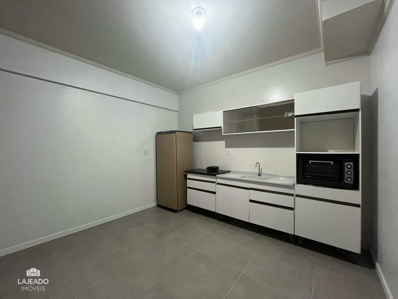 Kitnet à venda no Centro: 