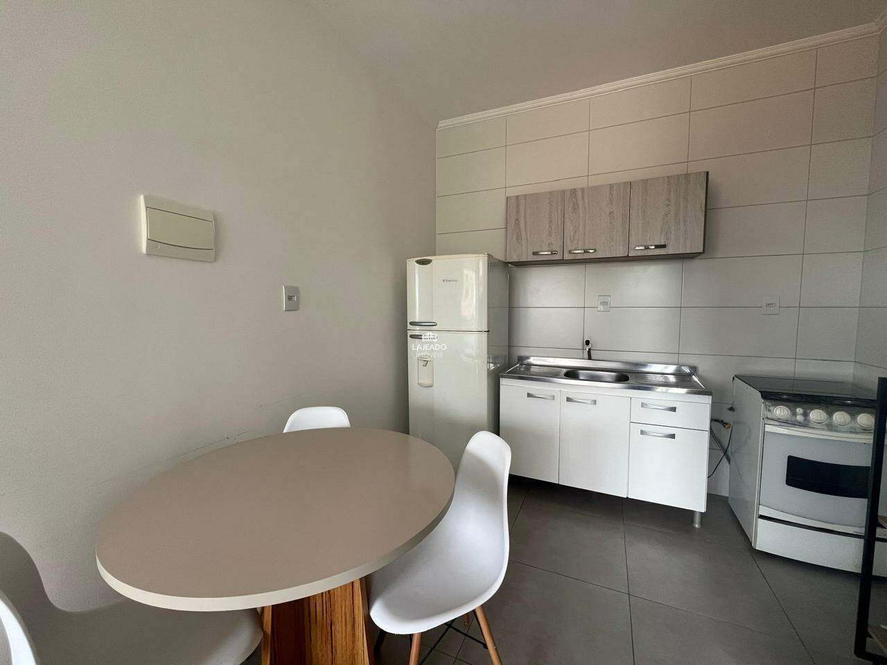 Kitnet à venda no São Cristóvão: 