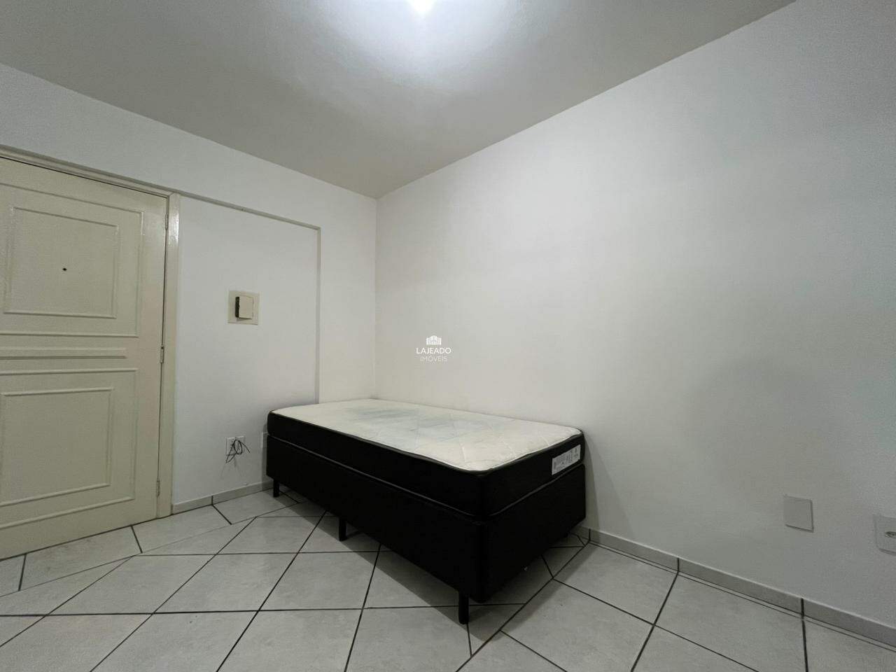 Kitnet para aluguel no Centro: 