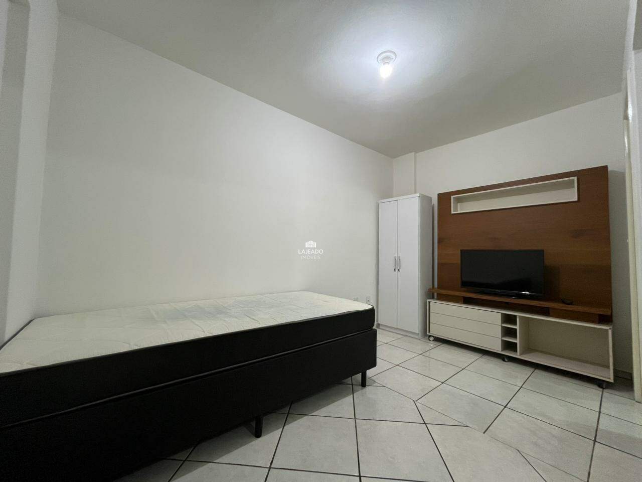 Kitnet para aluguel no Centro: 