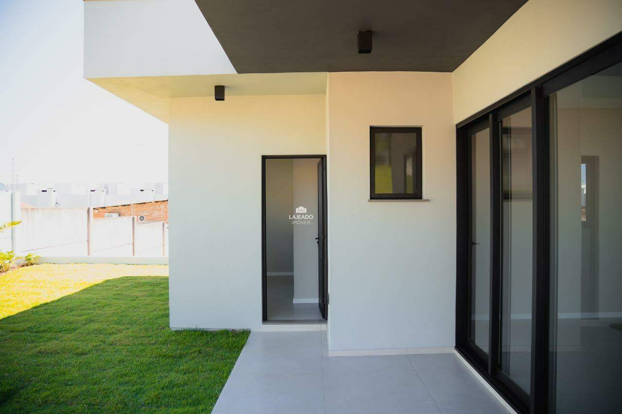 Casa à venda no Universitário: 