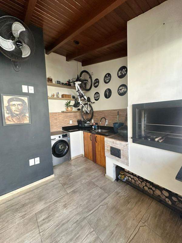 Casa à venda no Centenário: 