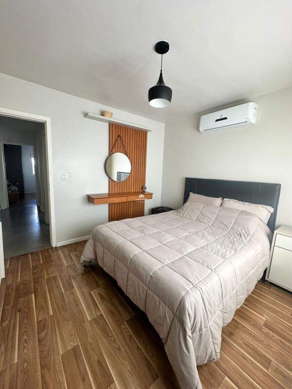 Casa à venda no Centenário: 