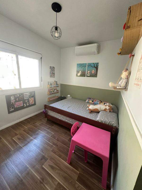 Casa à venda no Centenário: 