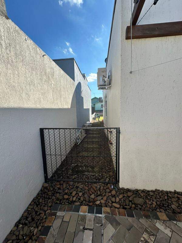 Casa à venda no Centenário: 