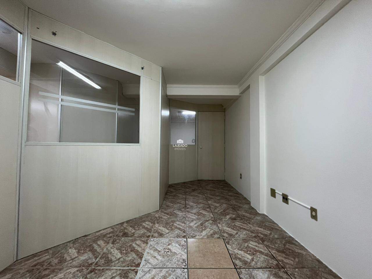 Sala para aluguel no Americano: 