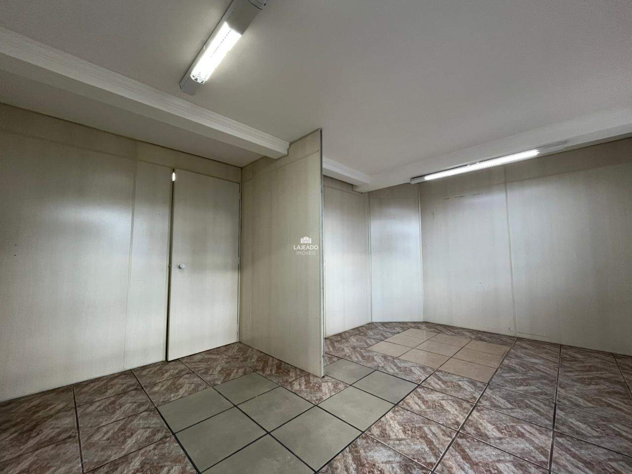 Sala para aluguel no Americano: 