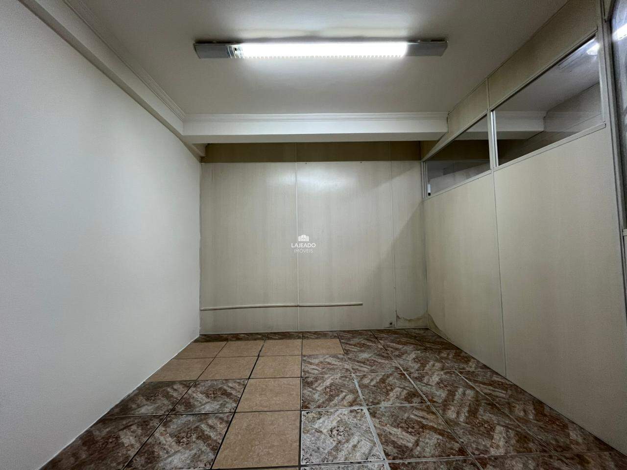 Sala para aluguel no Americano: 