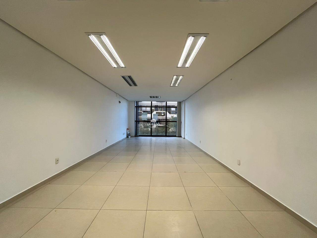 Sala para aluguel no Centro: 