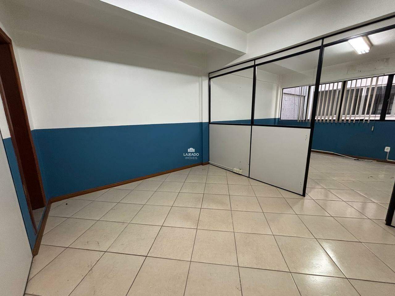 Sala comercial à venda no Centro: