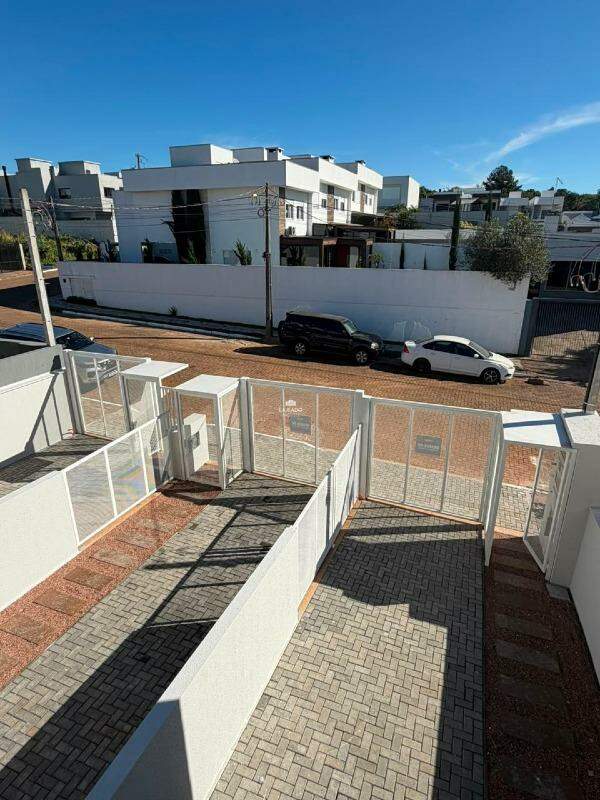 Sobrado à venda no Universitário: 