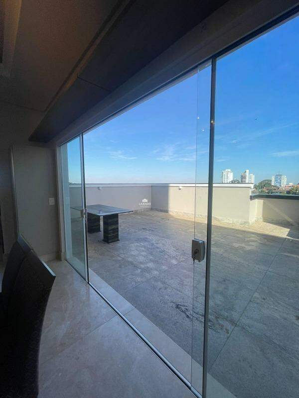 Cobertura, 3 quartos, 182 m² - Foto 2