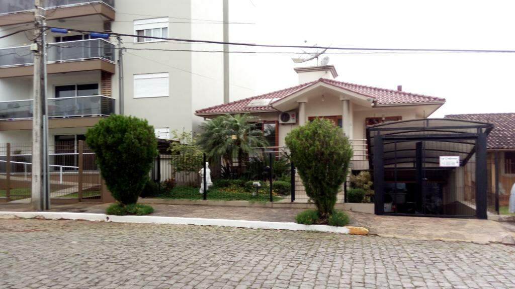 Casa à venda com 3 quartos, 270m² - Foto 2