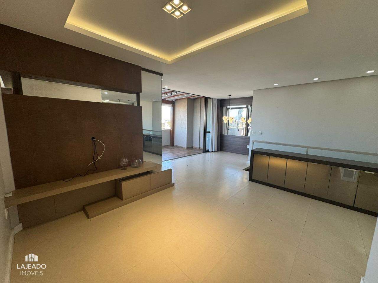 Cobertura, 3 quartos, 193 m² - Foto 2