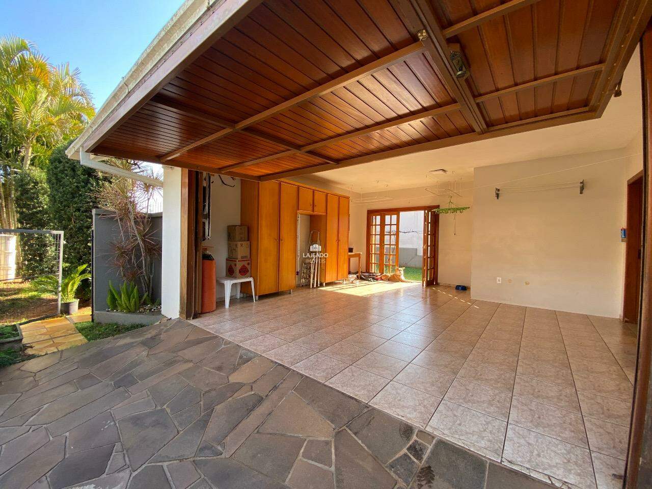 Casa para aluguel no Carneiros: 