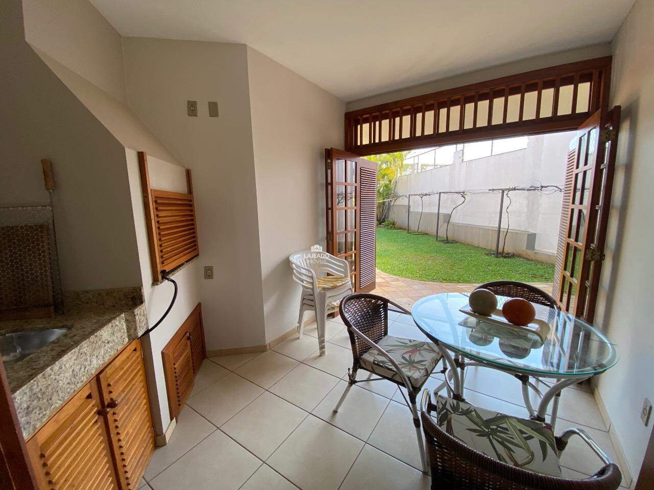 Casa para aluguel no Carneiros: 