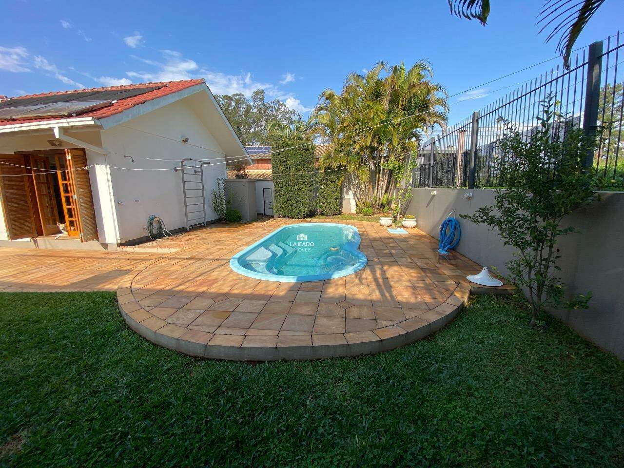 Casa para aluguel no Carneiros: 