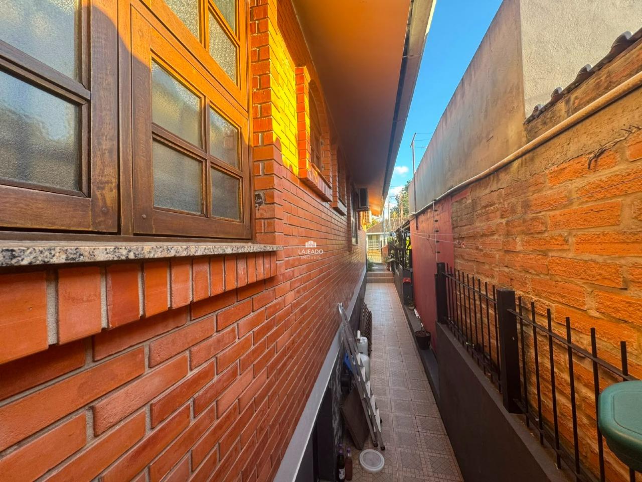 Casa à venda no Oriental: 