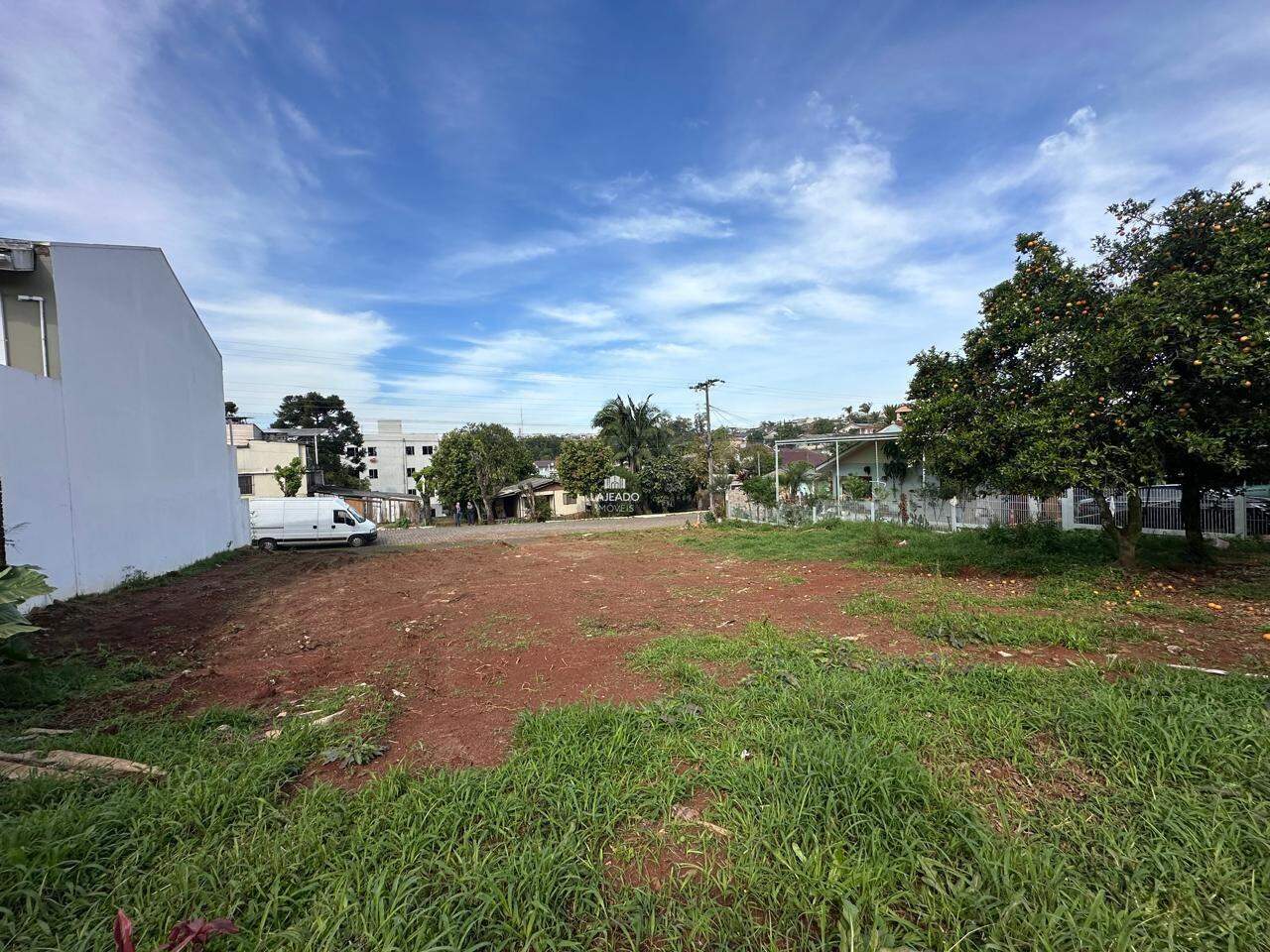 Terreno à venda no Jardim do Cedro: