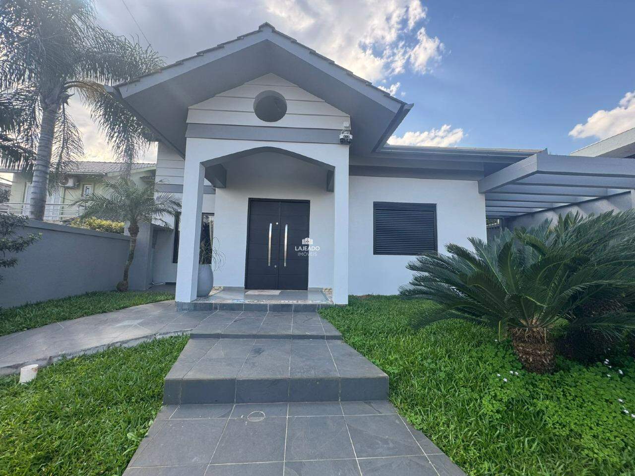 Casa, 3 quartos, 220 m² - Foto 1