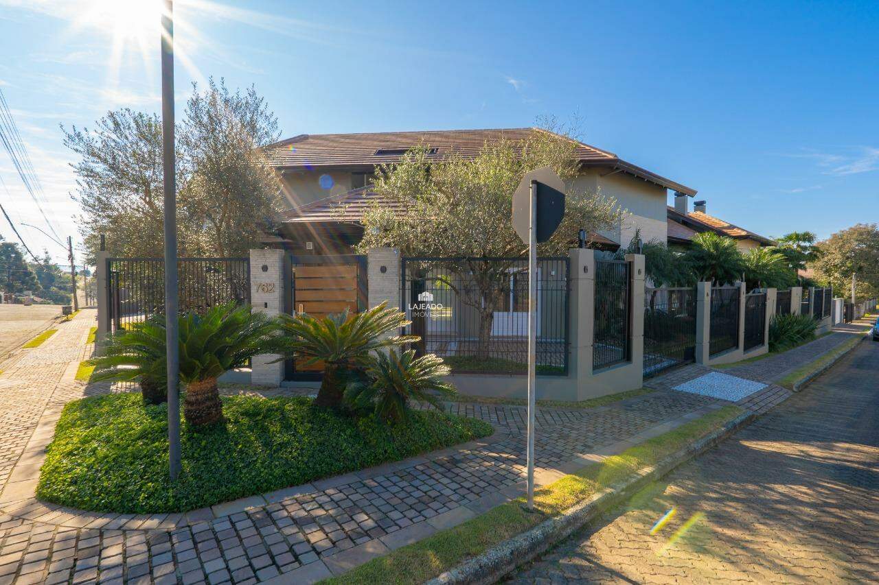 Casa, 5 quartos, 1080 m² - Foto 1