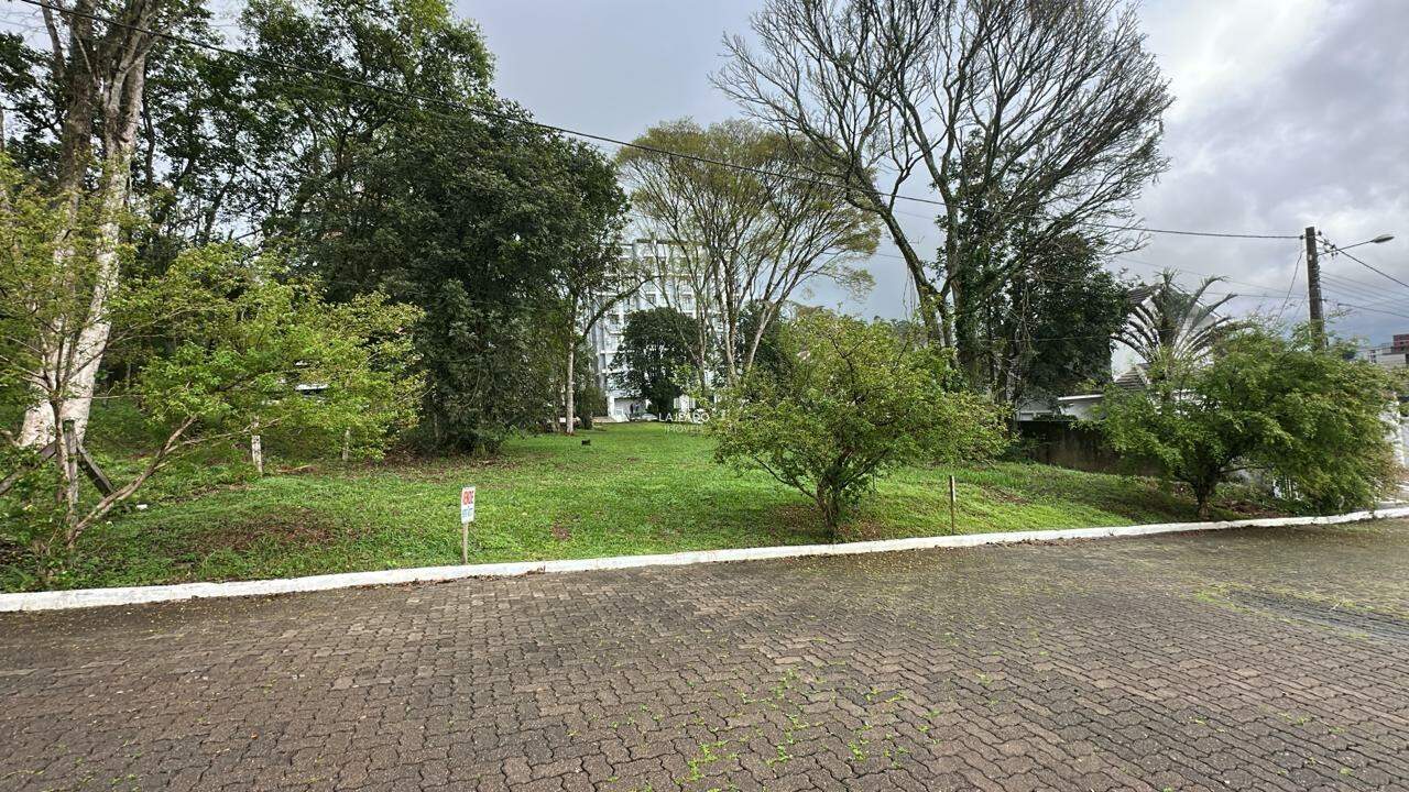 Terreno à venda no Universitário: 