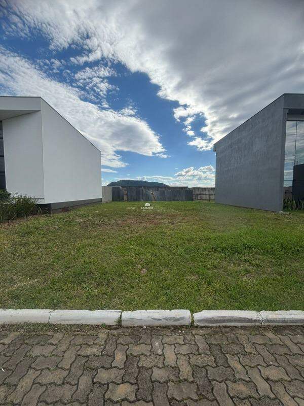 Terreno, 300 m² - Foto 1