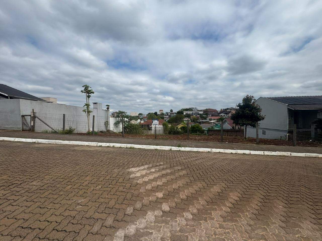 Terreno à venda no Centenário: 