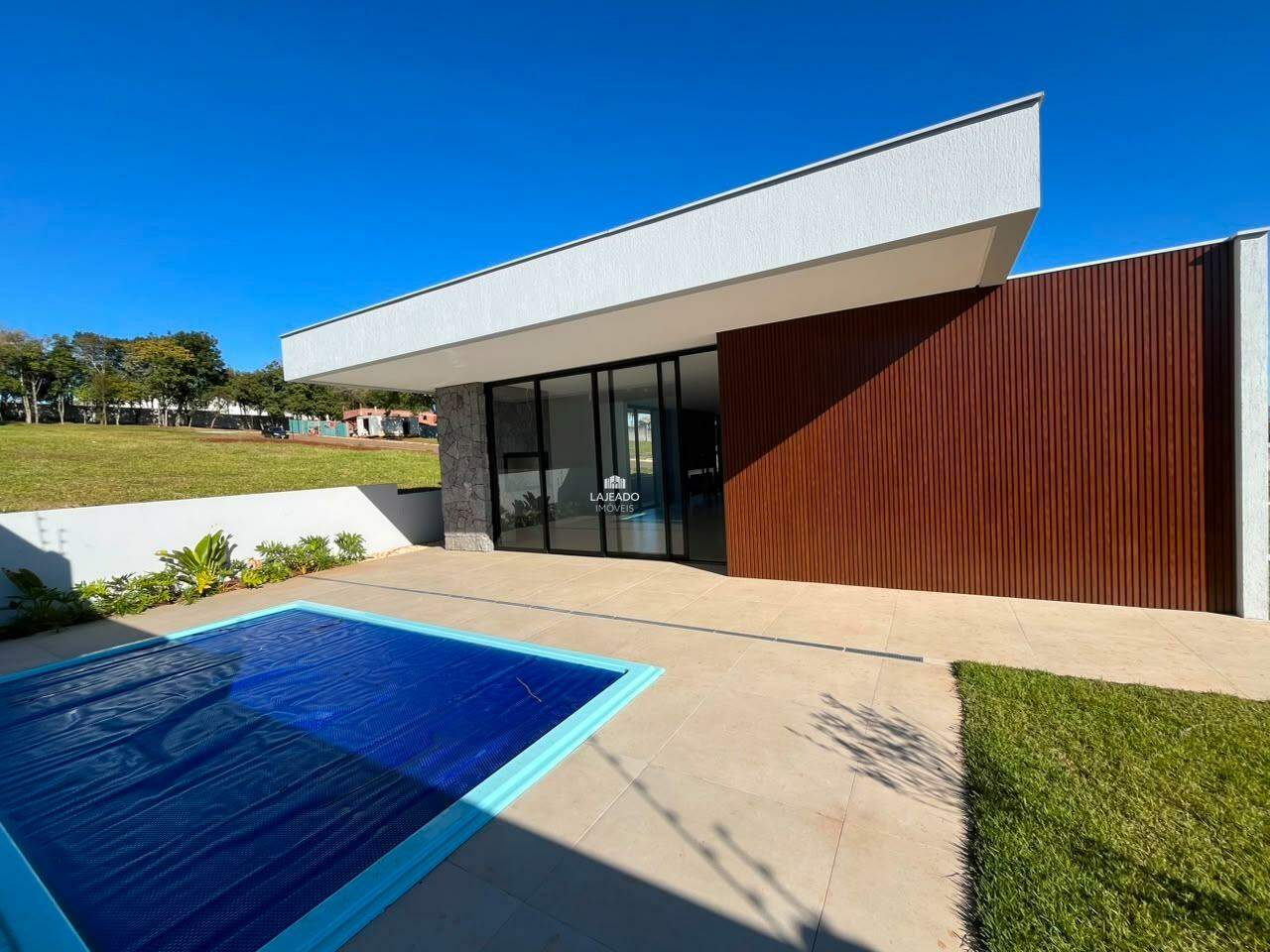 Casa à venda no Universitário: 