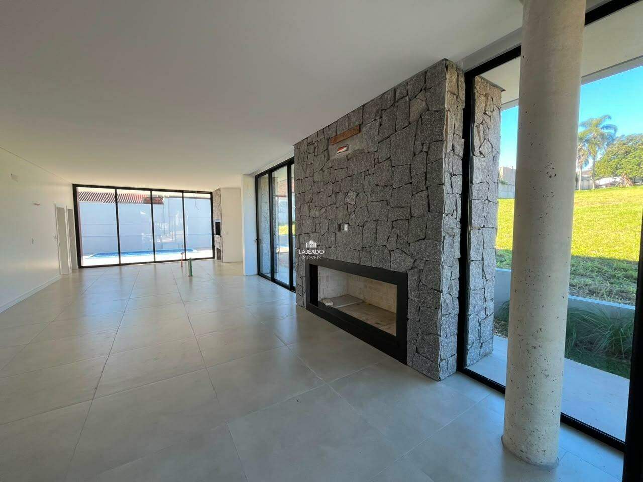 Casa à venda no Universitário: 