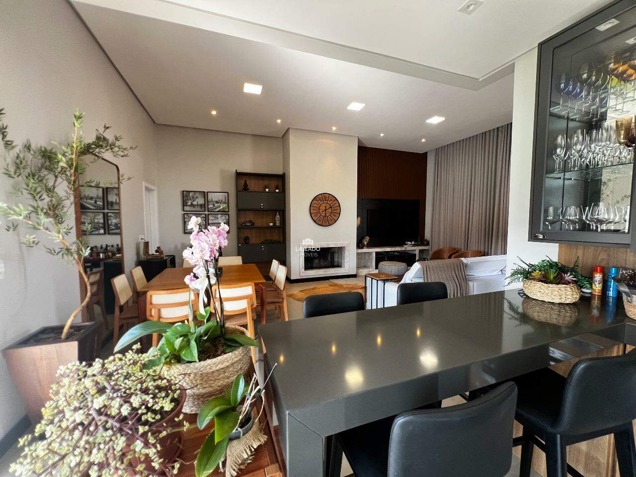 Casa em Condomínio à venda no Conventos: 