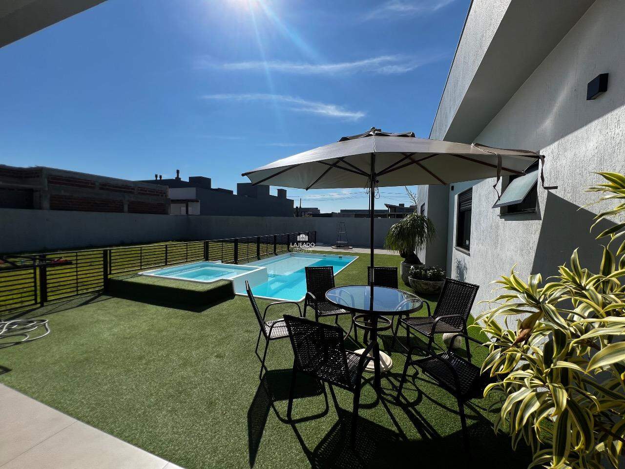 Casa em Condomínio à venda no Conventos: 