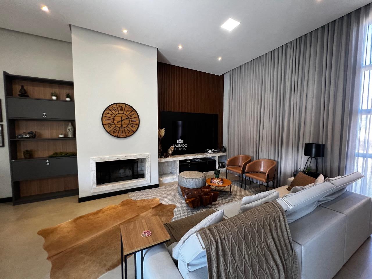Casa em Condomínio à venda no Conventos: 
