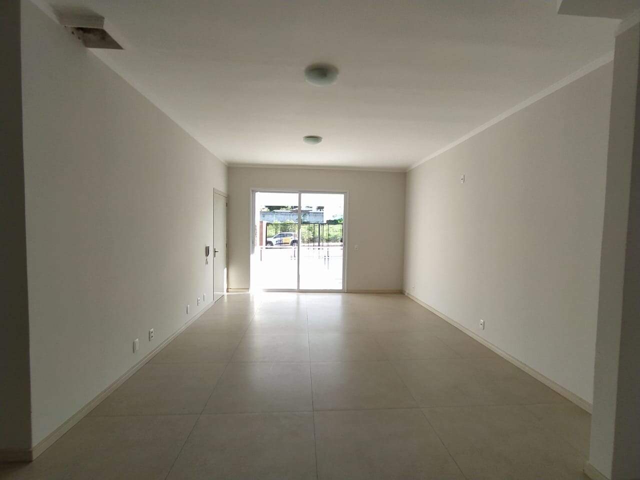 Apartamento à venda com 3 quartos, 91m² - Foto 2