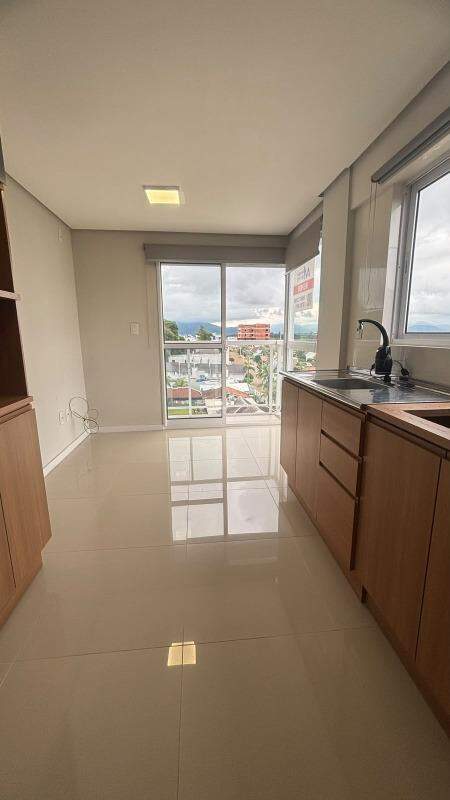Apartamento à venda no Universitário: 