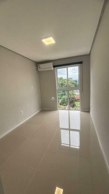 Apartamento à venda no Universitário: 