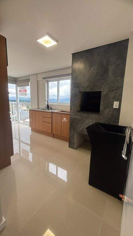 Apartamento à venda no Universitário: 