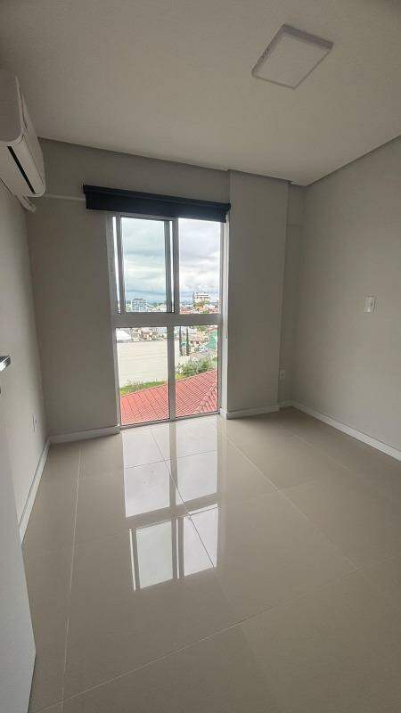 Apartamento à venda no Universitário: 