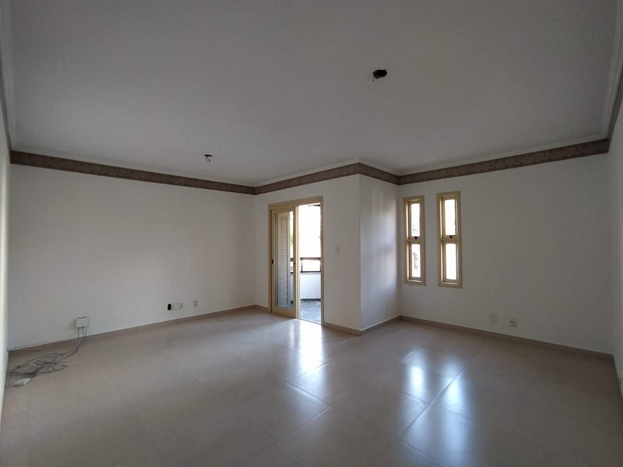 Apartamento à venda com 3 quartos, 118m² - Foto 2