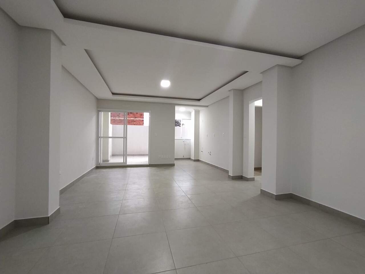 Apartamento à venda com 2 quartos, 107m² - Foto 2