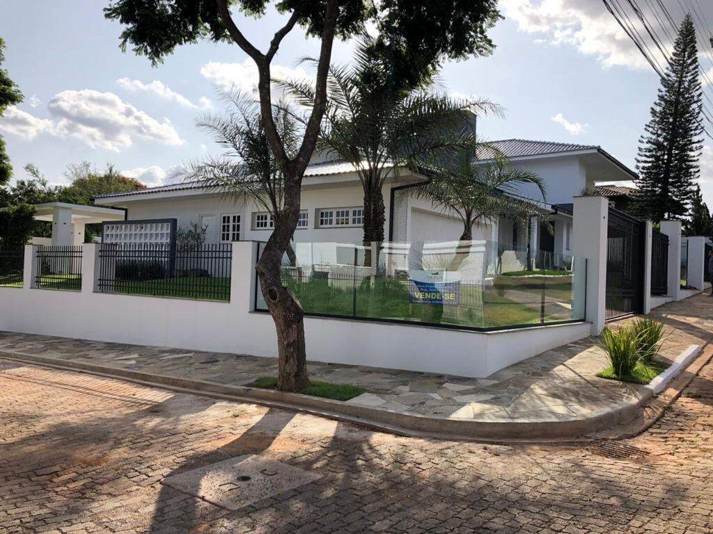 Casa à venda com 3 quartos, 433m² - Foto 1