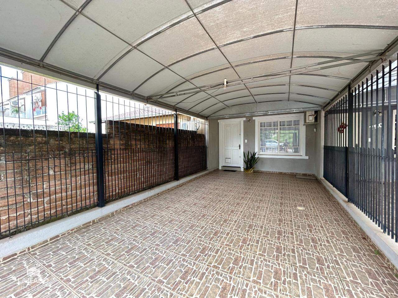 Sobrado à venda com 3 quartos, 100m² - Foto 2