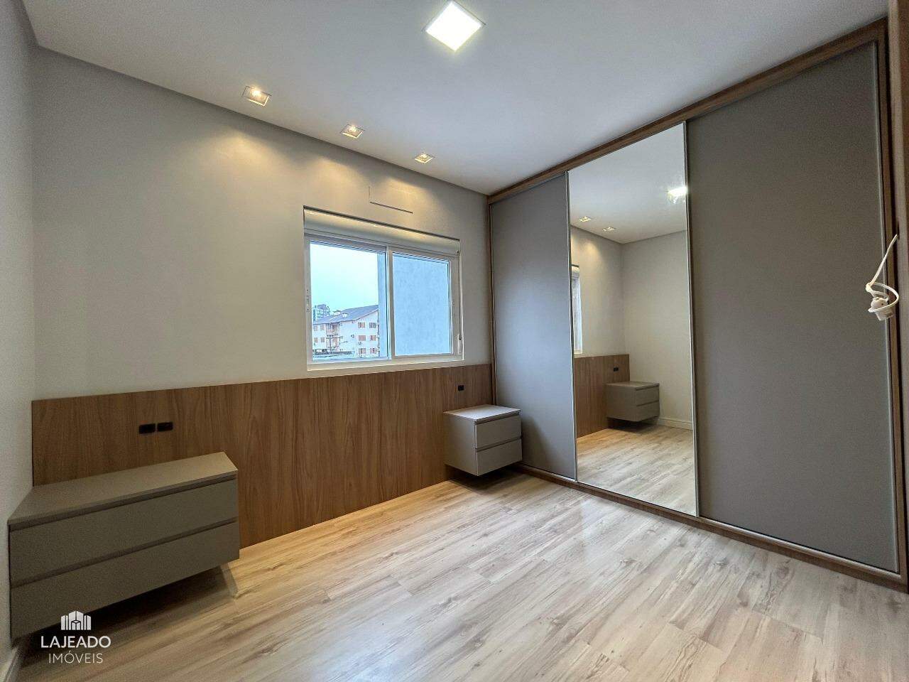 Apartamento à venda com 2 quartos, 76m² - Foto 19