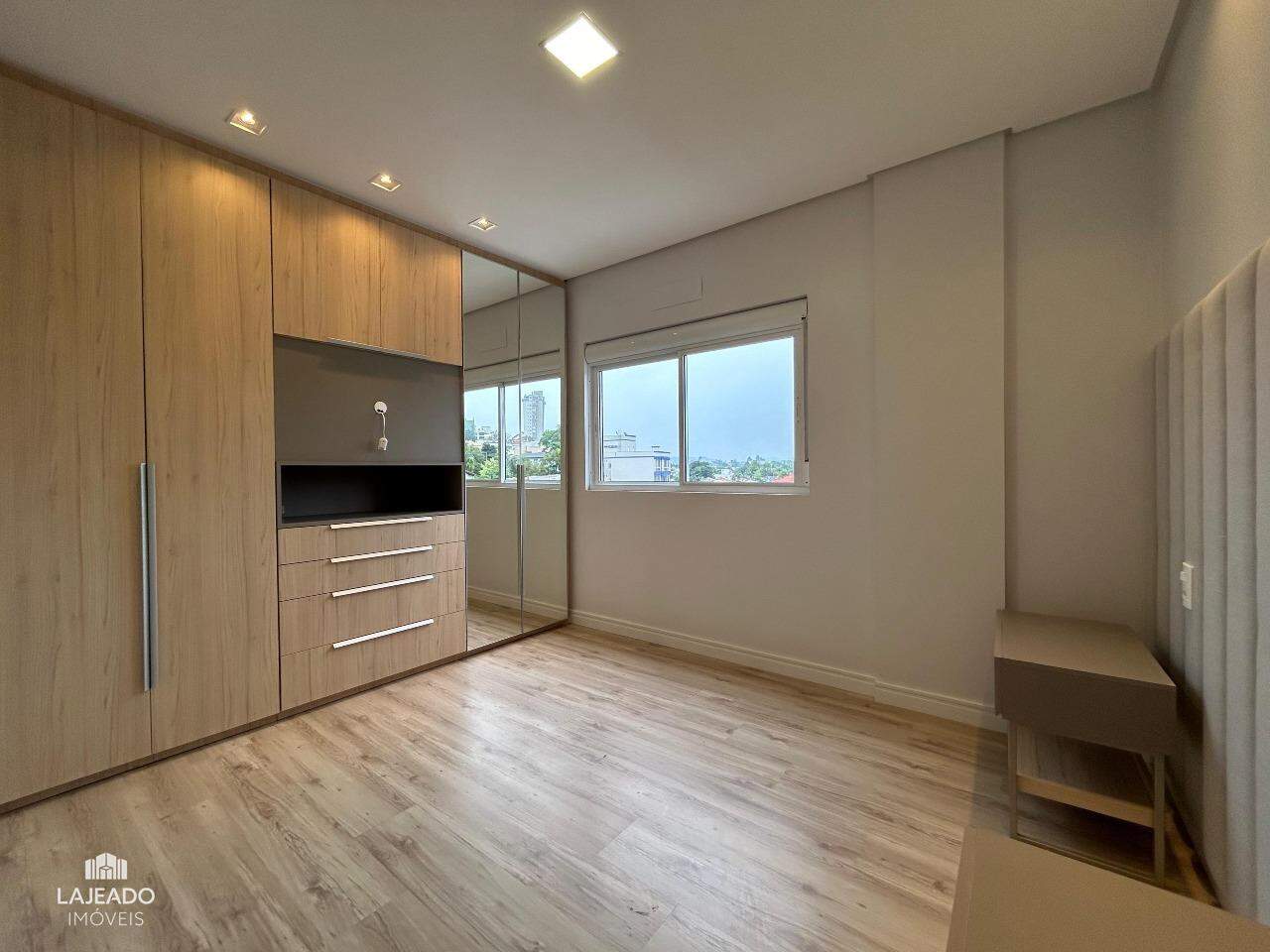 Apartamento à venda com 2 quartos, 76m² - Foto 21