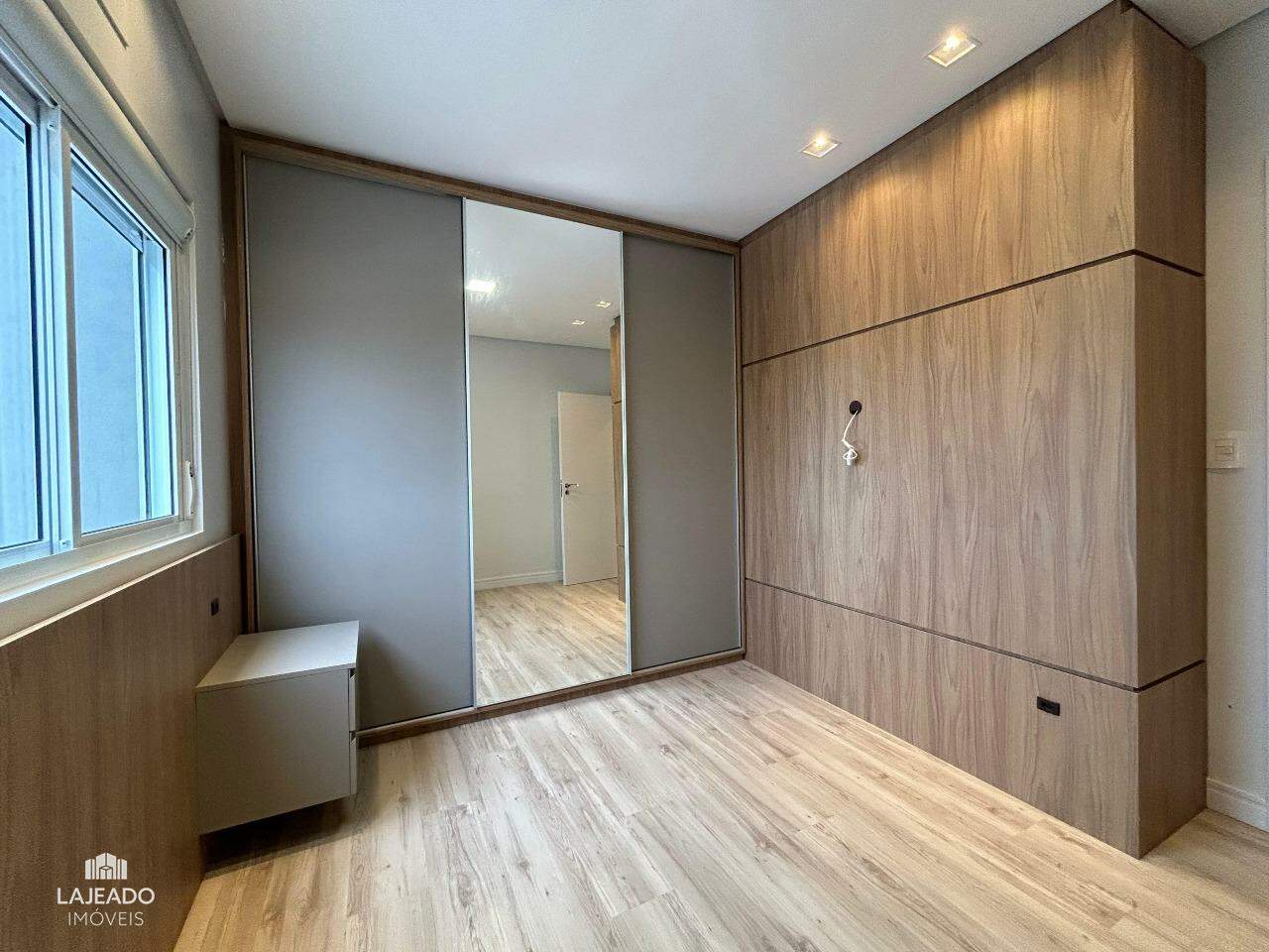 Apartamento à venda com 2 quartos, 76m² - Foto 18