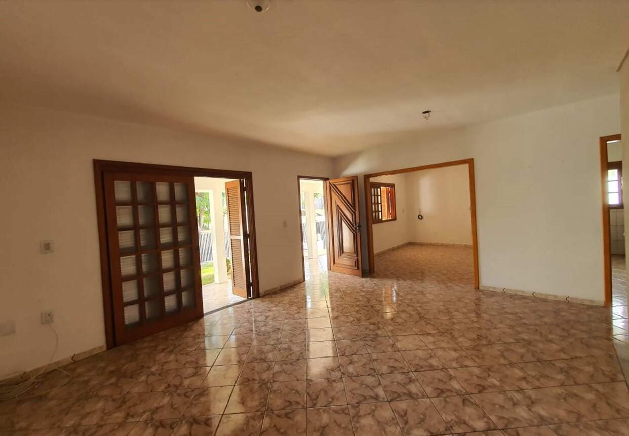 Casa à venda com 3 quartos, 244m² - Foto 5