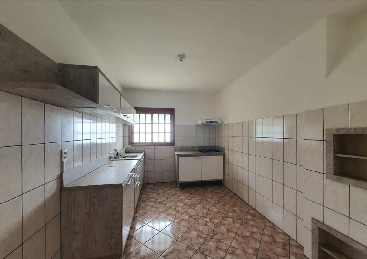 Casa à venda com 3 quartos, 244m² - Foto 7